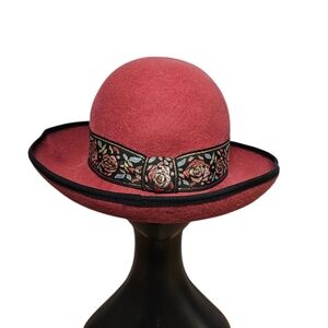 Vintage Betmar Street Smart 100% Wool Women's solid Burgandy Hat